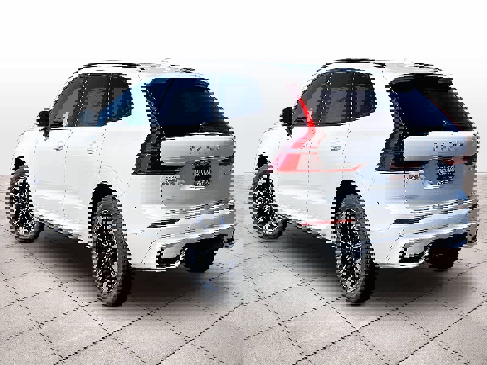 New 2026 Volvo XC60 B5 Plus w/ Climate Package image 3