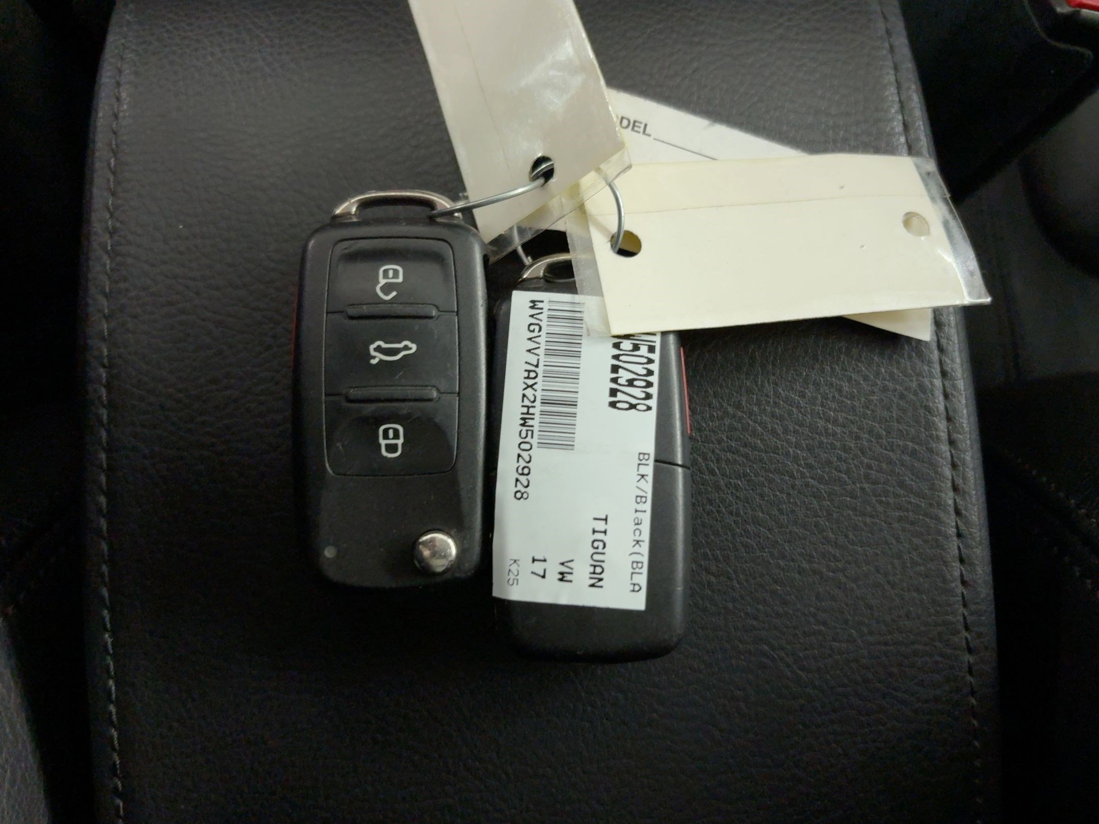 Used 2017 Volkswagen Tiguan SEL image 33