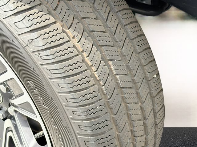 Used 2025 Jeep Wagoneer 4WD image 35
