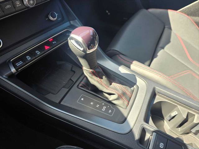 Used 2025 Audi Q3 2.0T Premium Plus w/ Premium Plus Package AWD/4WD image 32