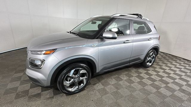 Certified 2023 Hyundai Venue SEL FWD image 6