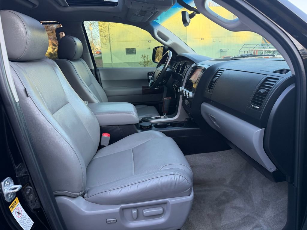 Used 2011 Toyota Sequoia Platinum image 33