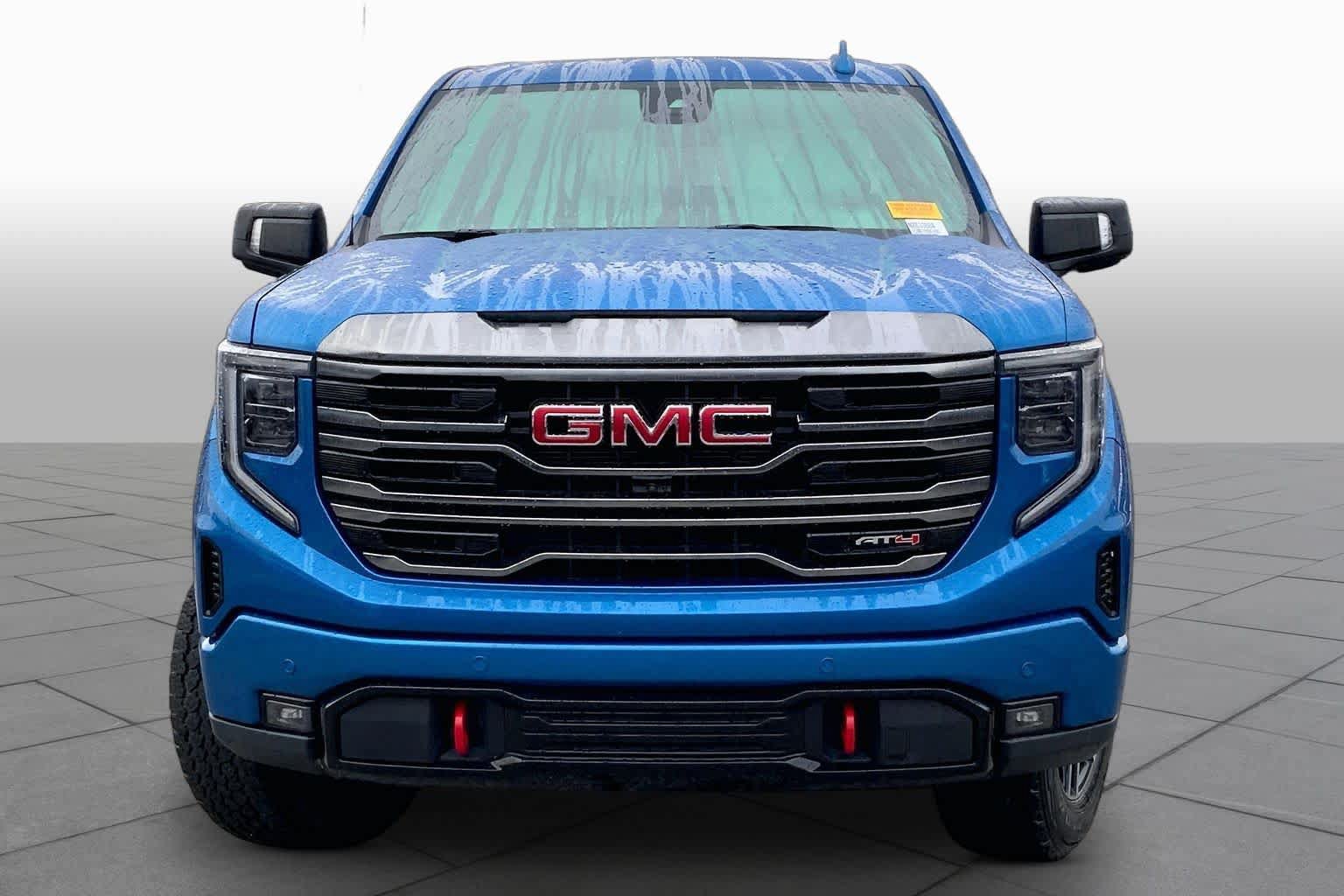 Used 2022 GMC Sierra 1500 AT4 w/ AT4 Premium Package AWD/4WD image 4