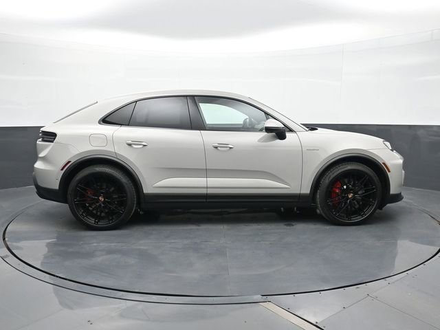 New 2026 Porsche Macan 4S Electric image 25