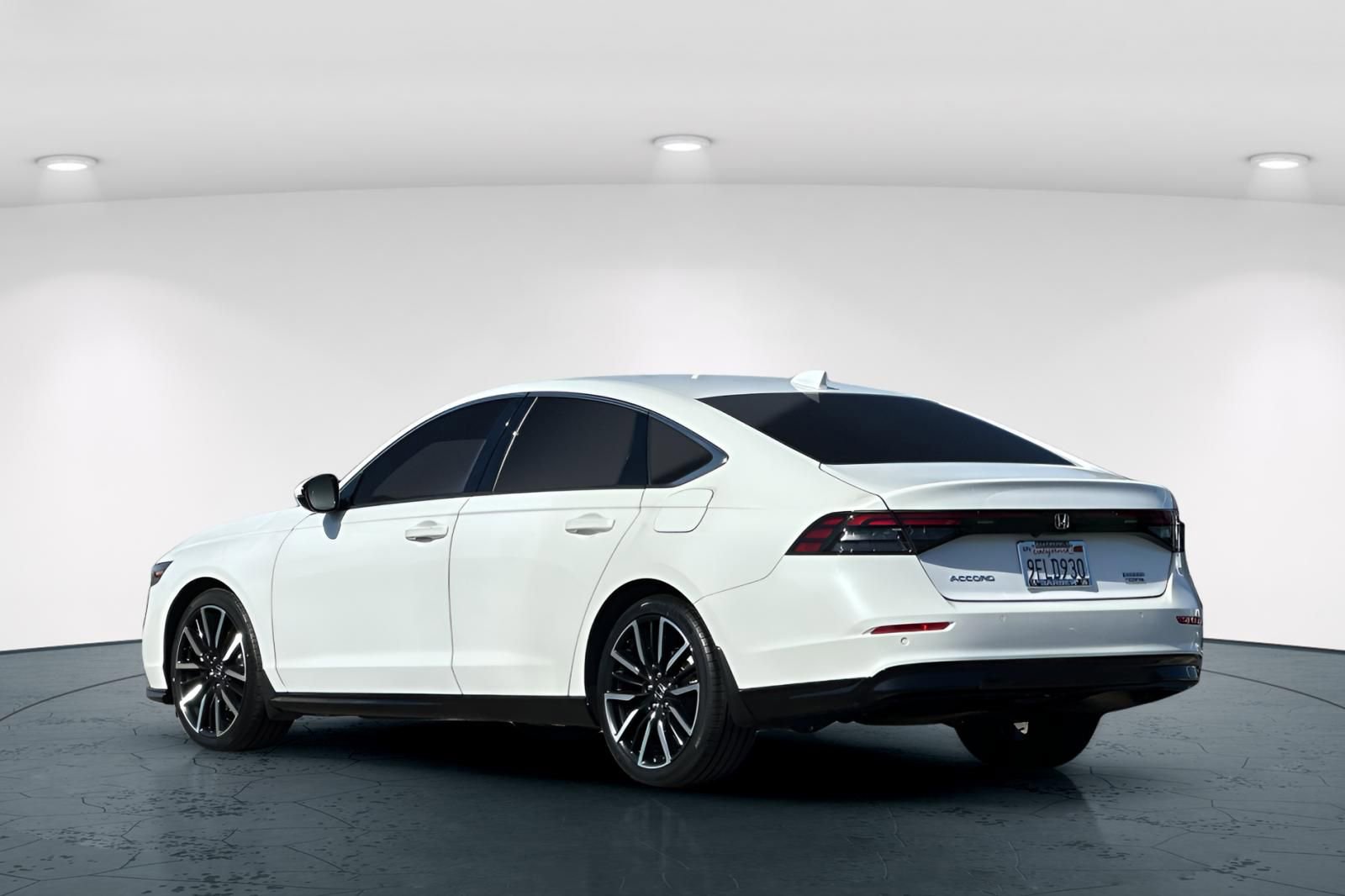 Used 2023 Honda Accord Touring image 4