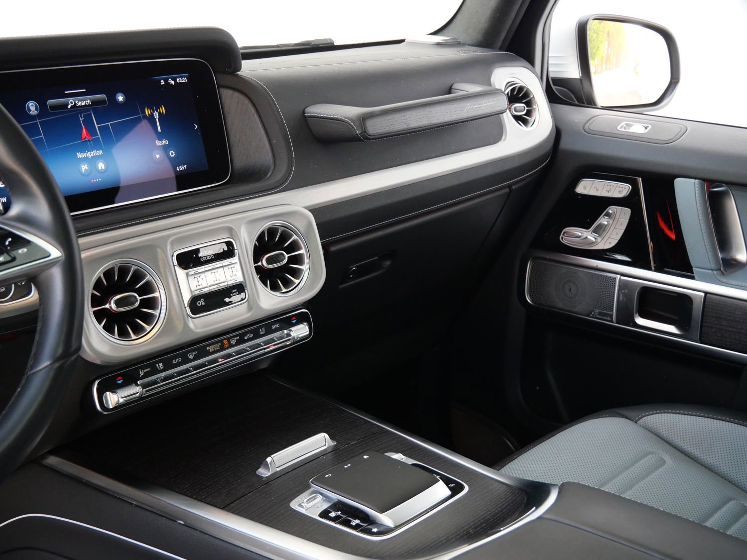 Used 2025 Mercedes-Benz G 550 image 12