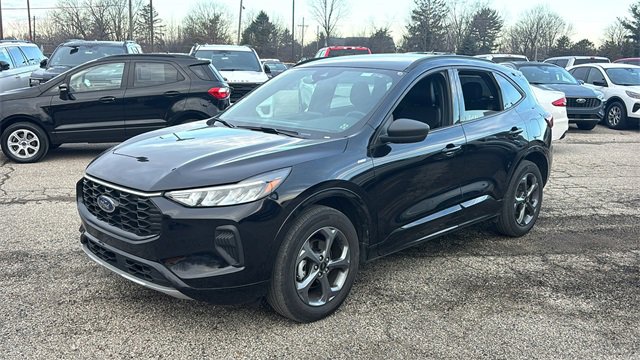 Used 2024 Ford Escape ST-Line image 3