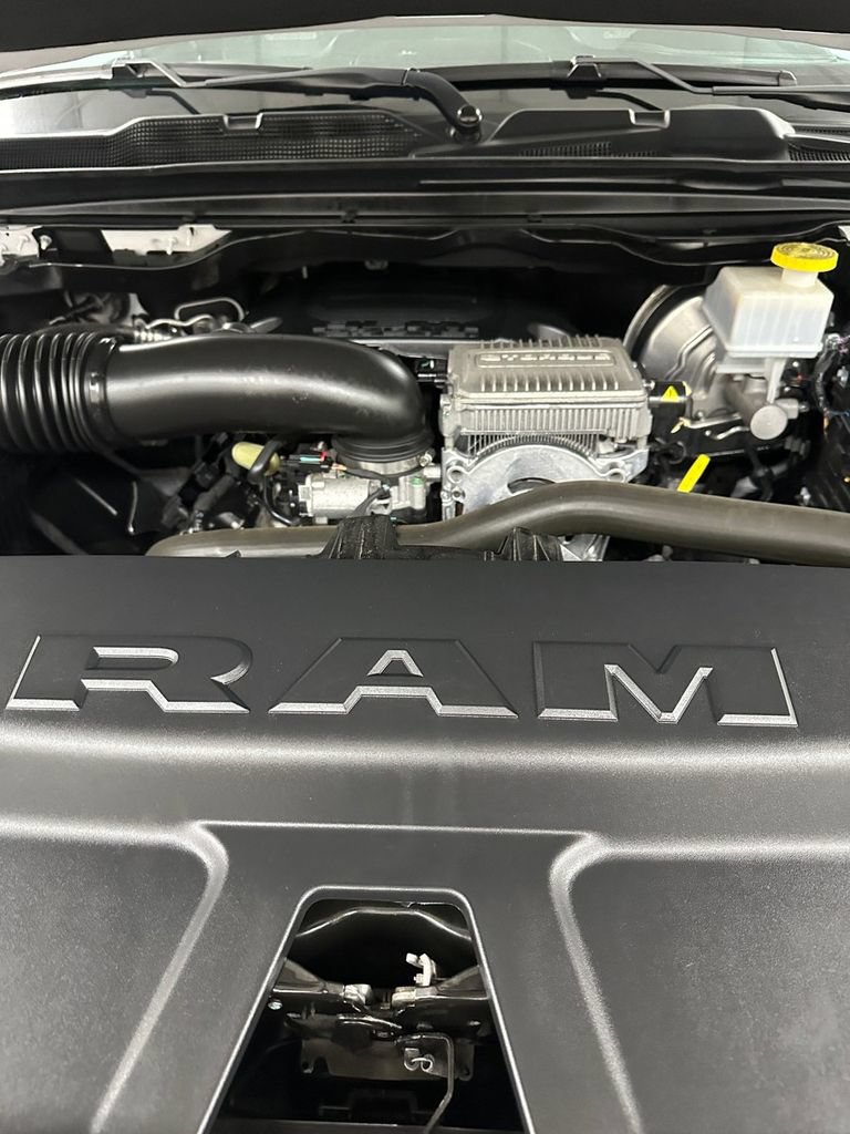 Used 2023 RAM 1500 Laramie AWD/4WD image 7