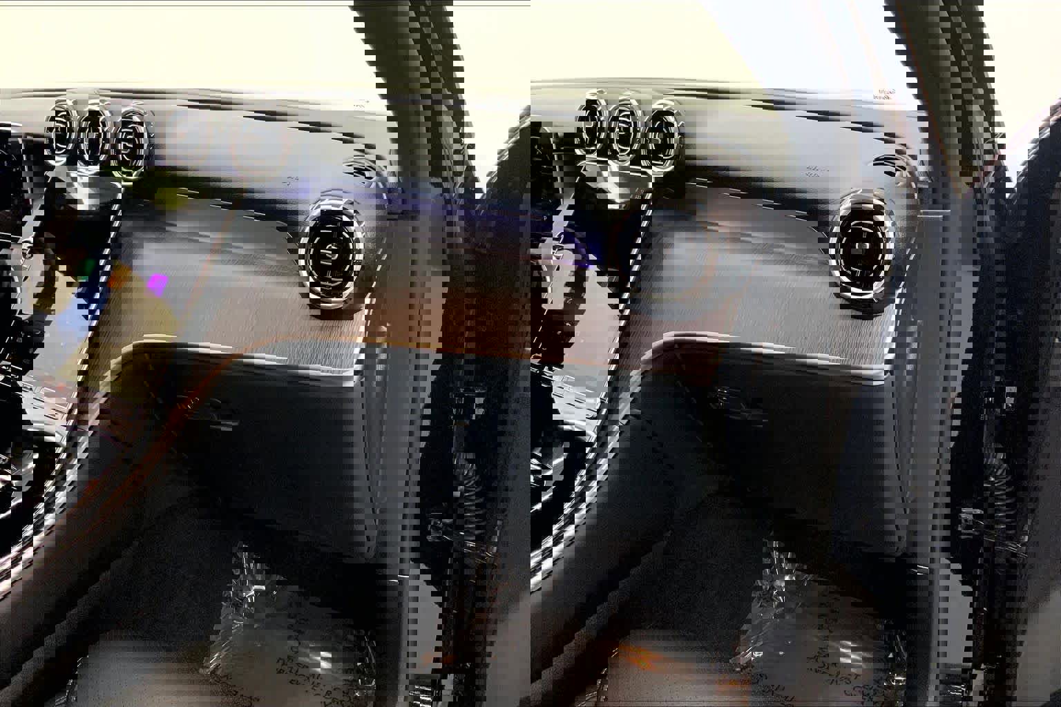 Used 2025 Mercedes-Benz GLC 300 image 27