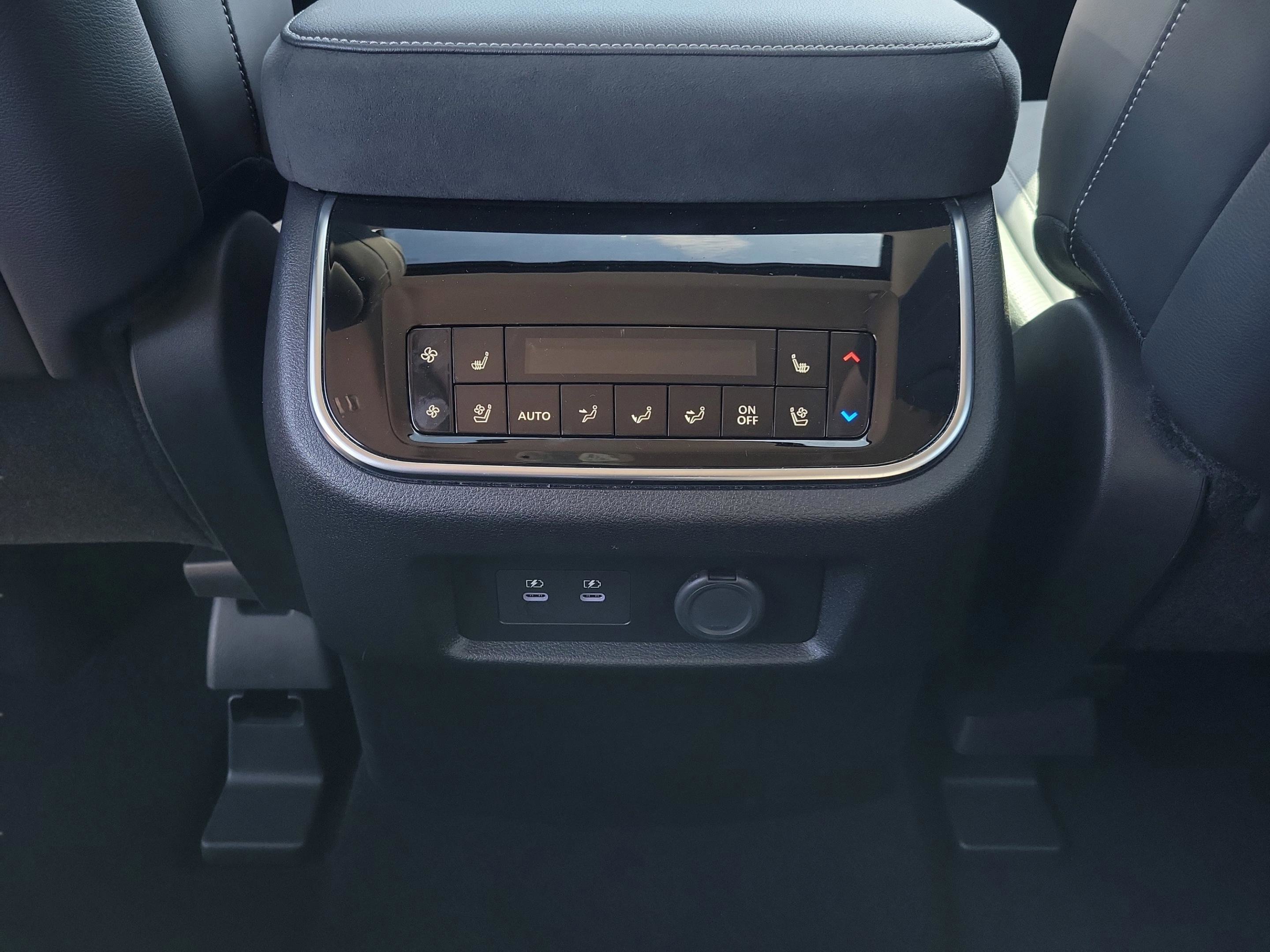Certified 2025 INFINITI QX80 Luxe RWD image 29