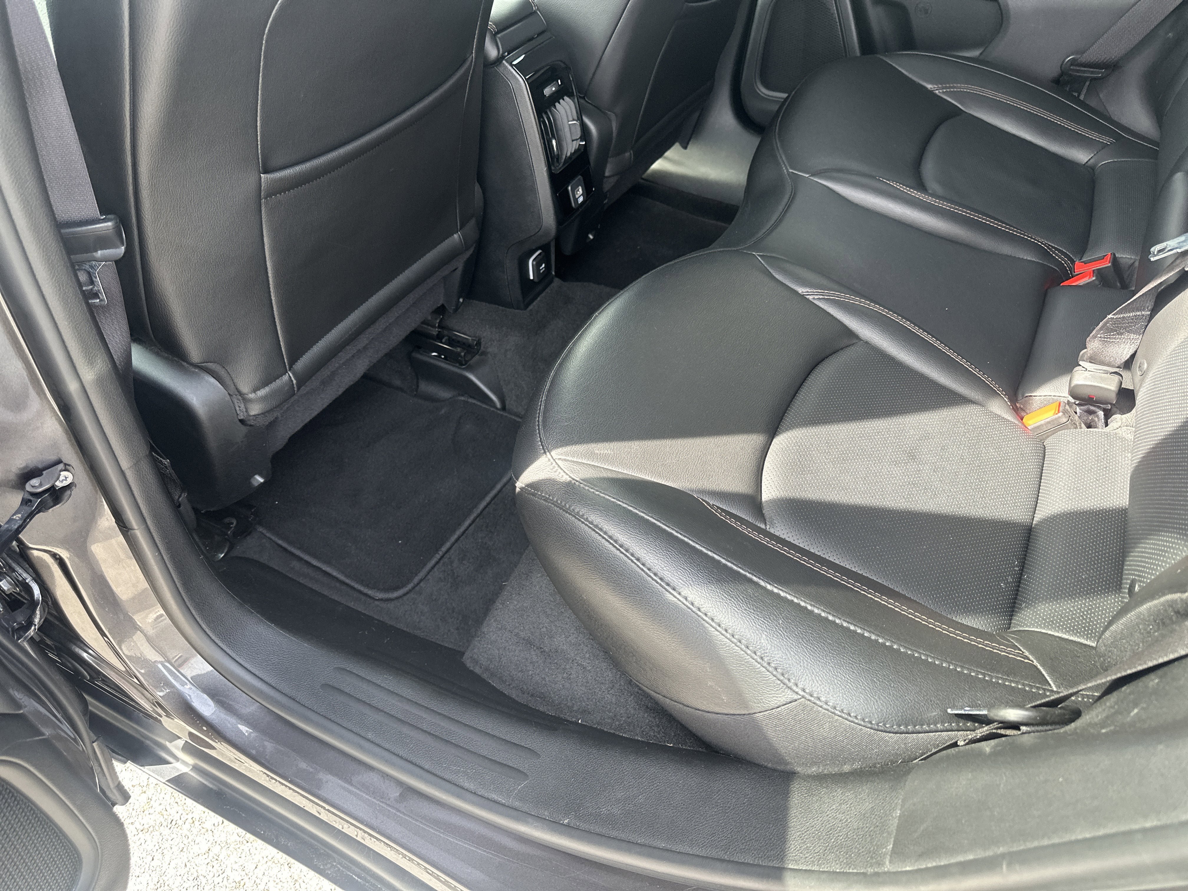 Used 2022 Jeep Compass Limited AWD/4WD image 18