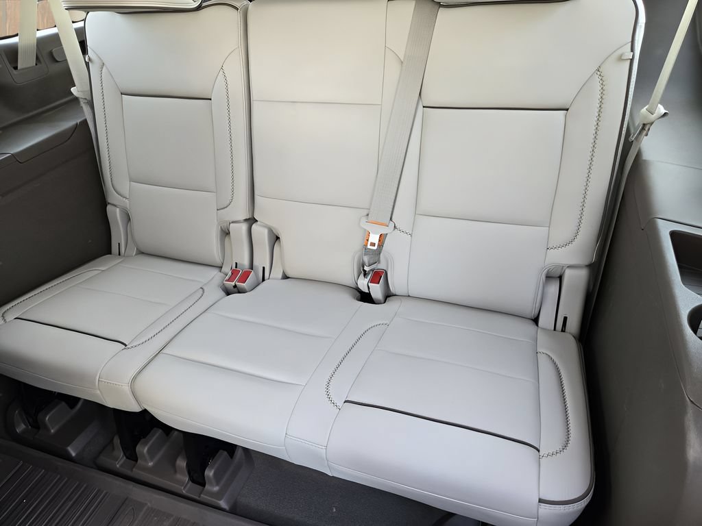 Used 2022 GMC Yukon XL Denali RWD image 28