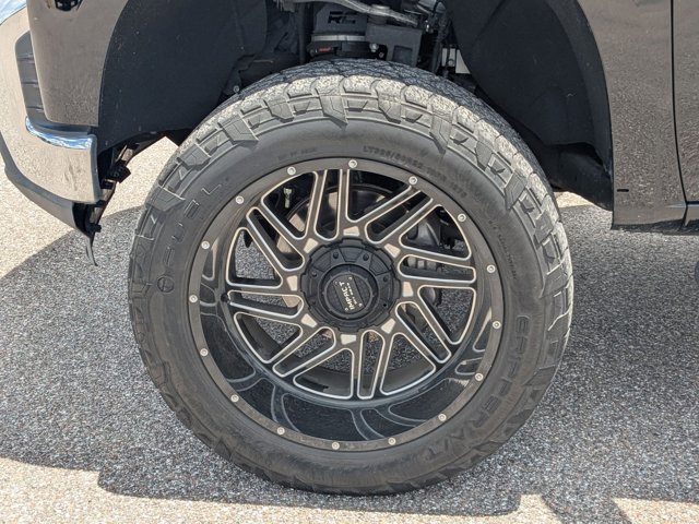 Used 2020 Chevrolet Silverado 1500 LT w/ Convenience Package AWD/4WD image 10
