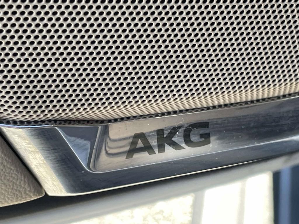 Used 2023 Cadillac Escalade ESV Premium Luxury w/ Performance Package image 19