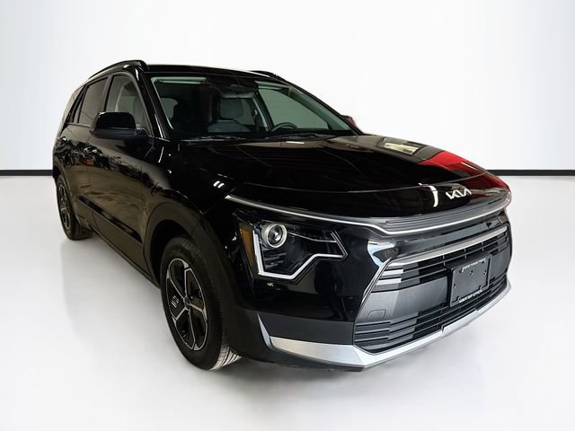 Used 2025 Kia Niro LX image 1