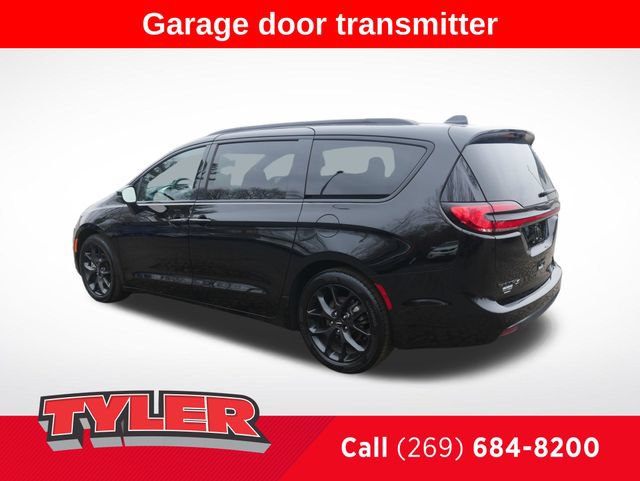 Used 2025 Chrysler Pacifica Limited FWD image 5