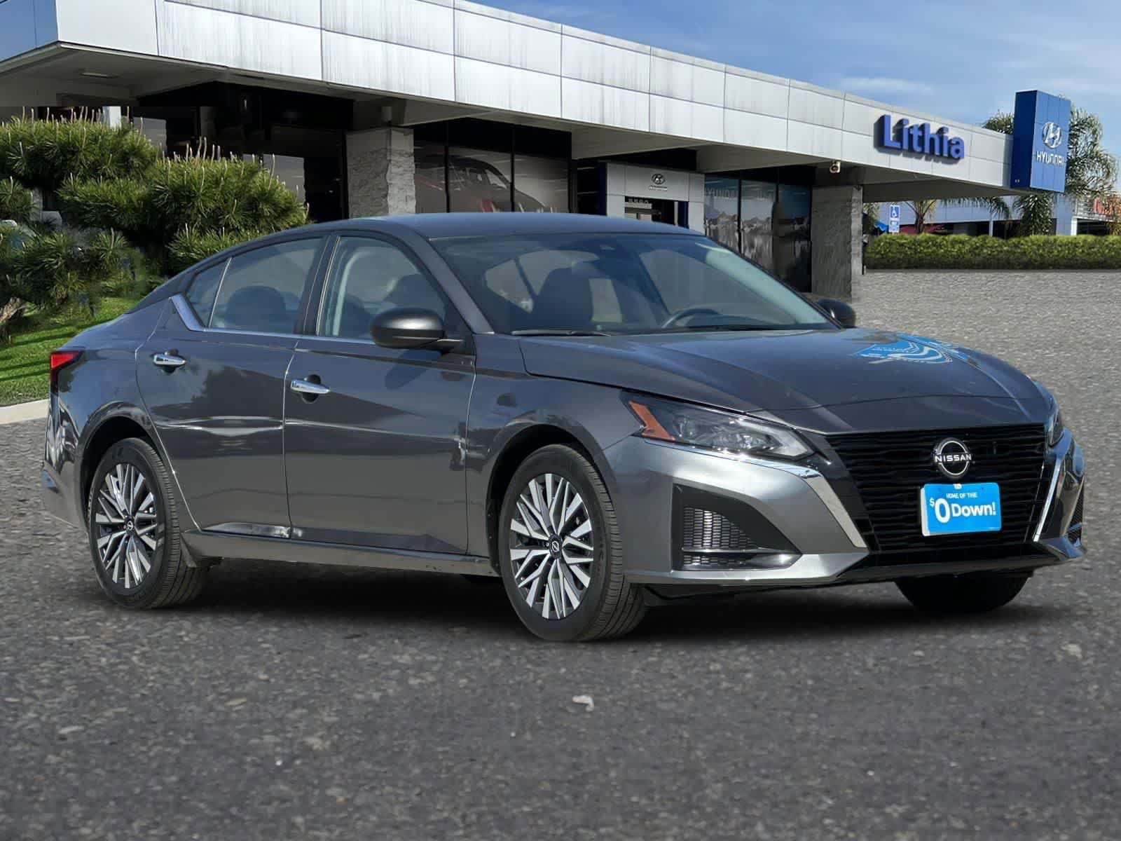 Used 2025 Nissan Altima 2.5 SV AWD/4WD image 10