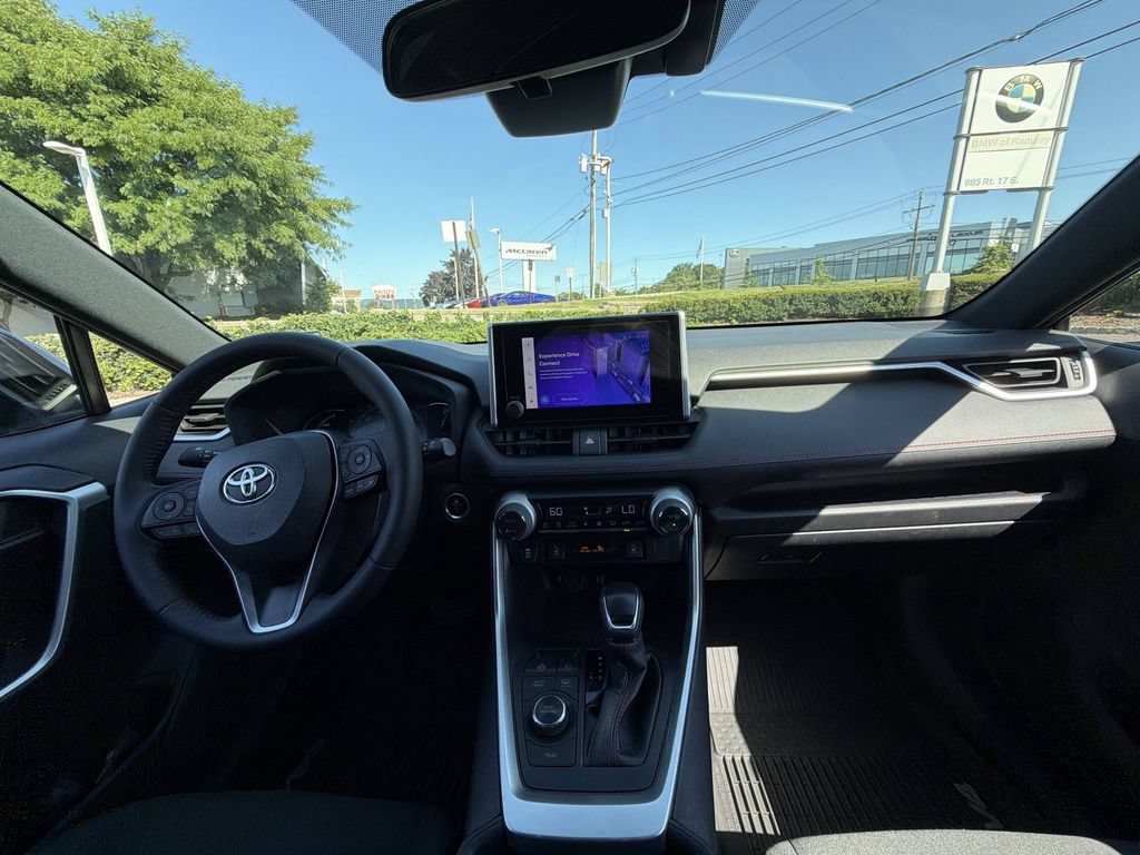 Used 2024 Toyota RAV4 SE w/ Weather & Moonroof Package AWD/4WD image 18