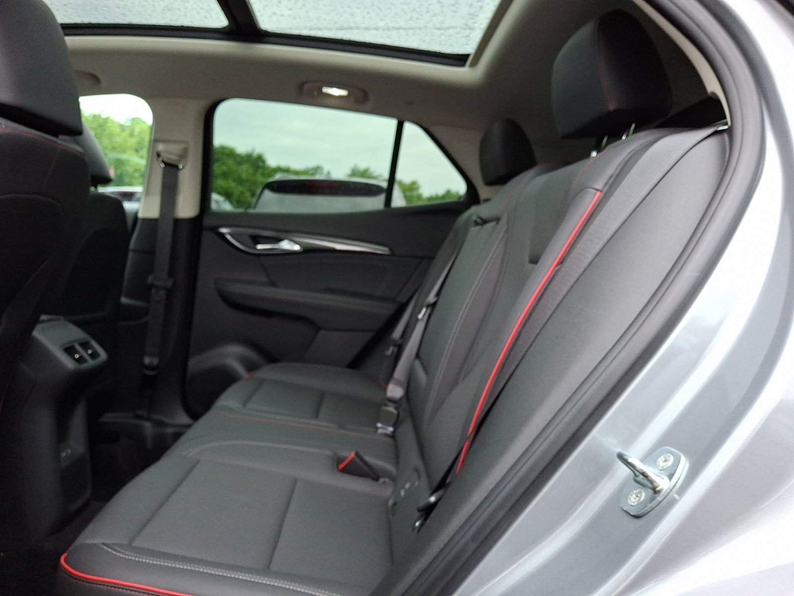 Certified 2023 Buick Envision Essence w/ Sport Touring Package AWD/4WD image 10