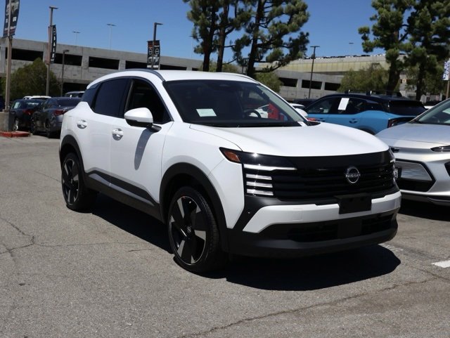 New 2025 Nissan Kicks SR
