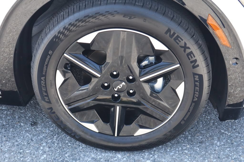 Used 2025 Kia EV6 Wind RWD image 10