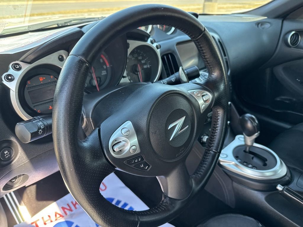 Used 2016 Nissan 370Z Touring image 15