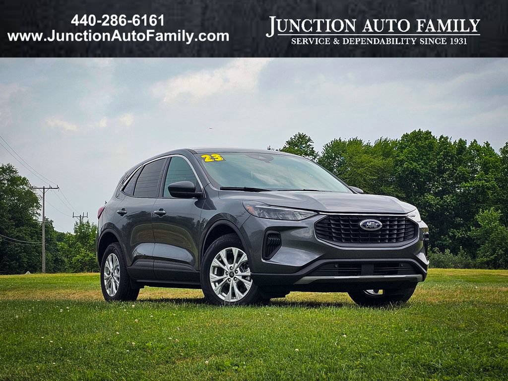 Used 2023 Ford Escape Active w/ Tech Pack #1 AWD/4WD image 1
