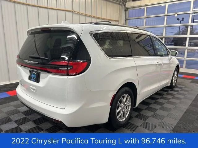 Used 2022 Chrysler Pacifica Touring-L image 3