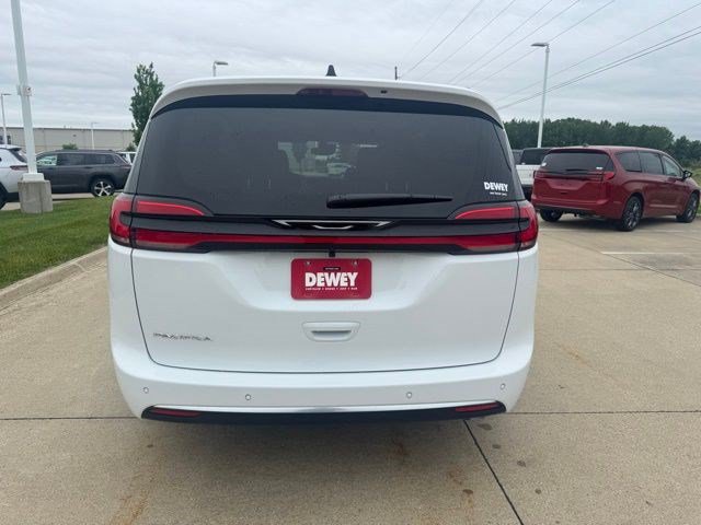 New 2027 Chrysler Pacifica Select FWD image 6
