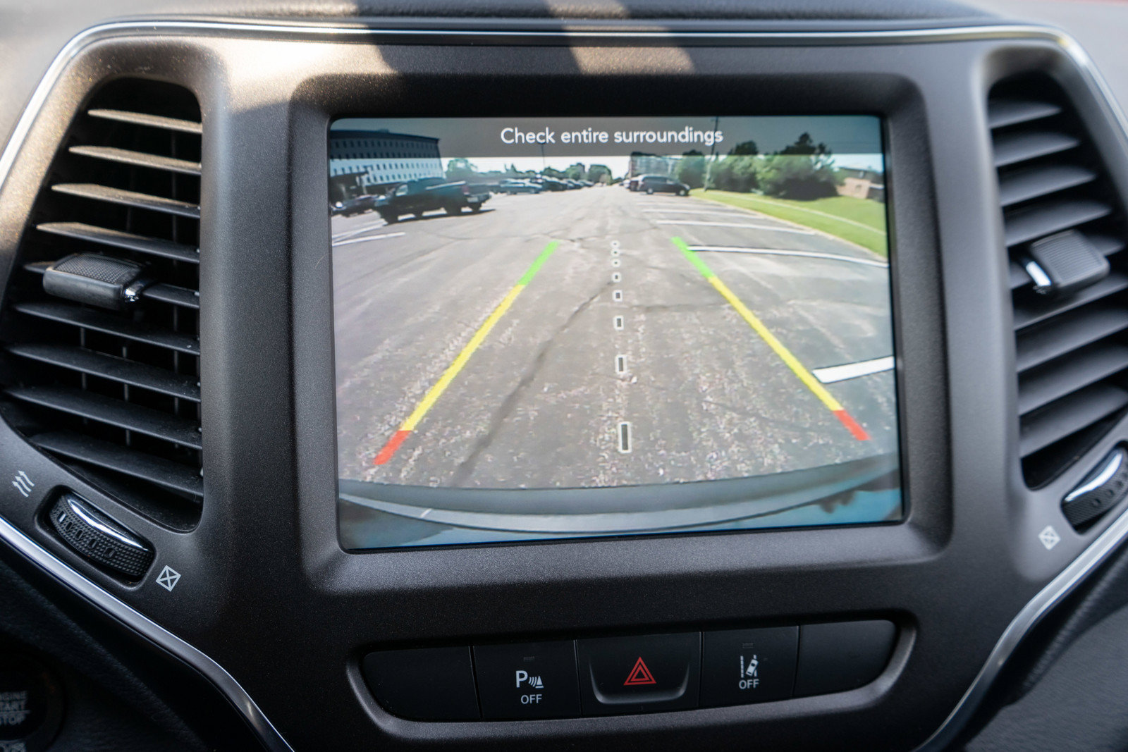 Used 2021 Jeep Cherokee Trailhawk w/ Trailer Tow Group AWD/4WD image 18