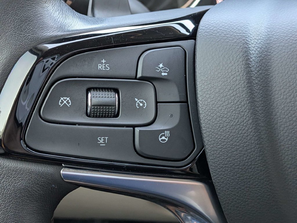 Used 2023 Buick Enclave Essence w/ Experience Buick Package FWD image 26