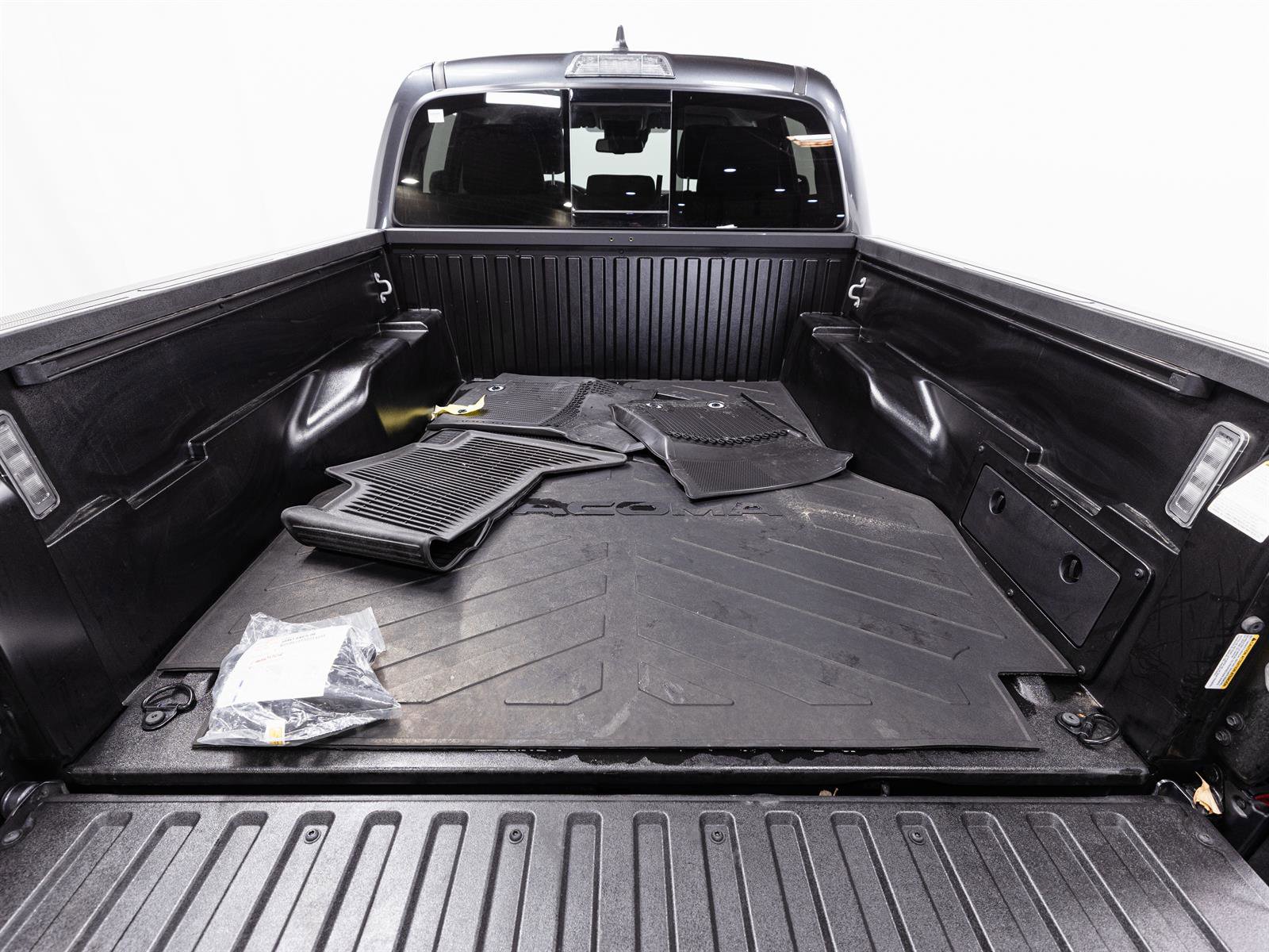 Certified 2022 Toyota Tacoma SR5 image 10