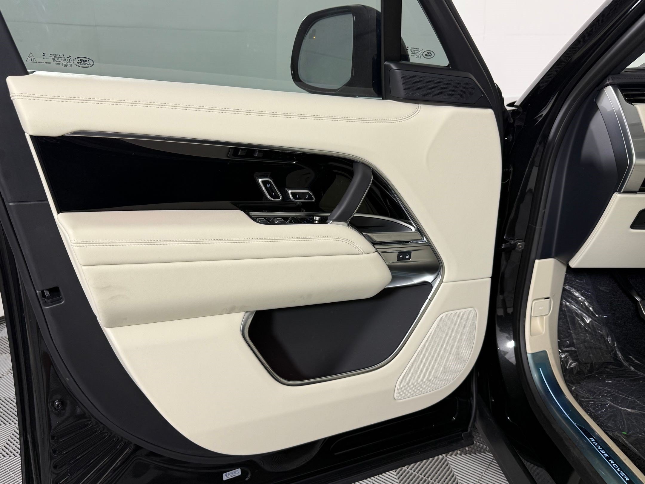 New 2026 Land Rover Range Rover SE AWD/4WD image 22