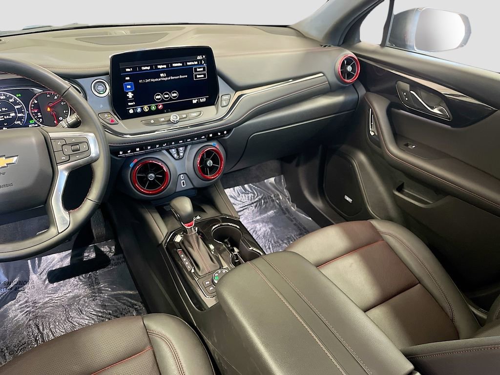 Used 2025 Chevrolet Blazer RS w/ Driver Confidence II Package image 25