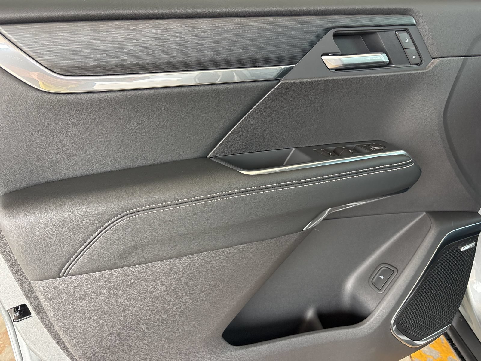 New 2026 GMC Acadia Elevation w/ Black Edition FWD image 10