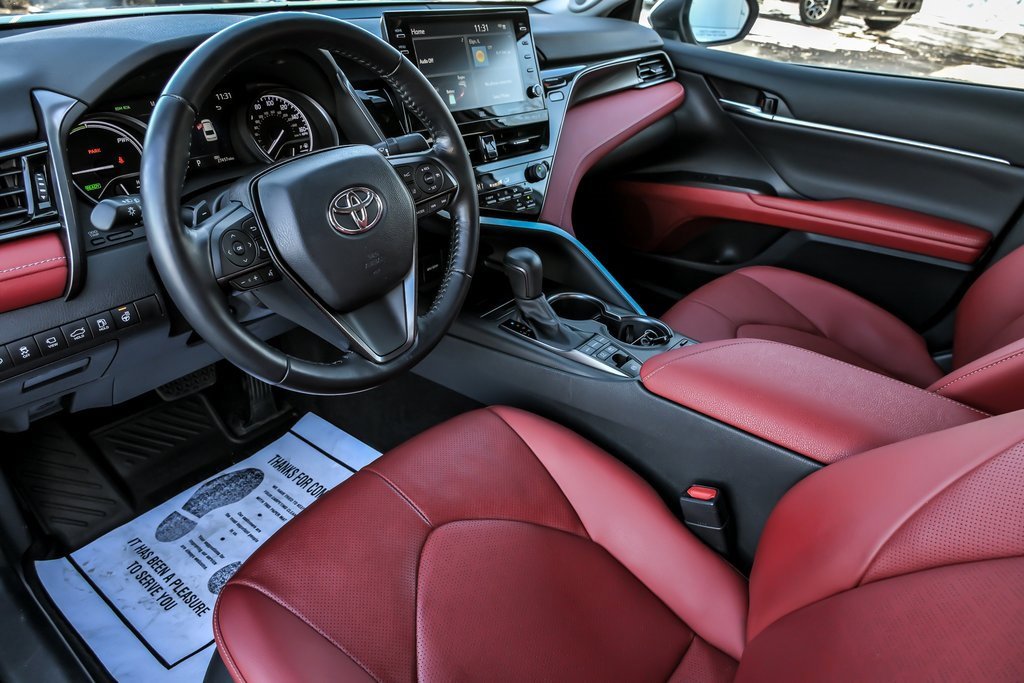 Used 2021 Toyota Camry XSE w/ Navigation Upgrade Package image 13