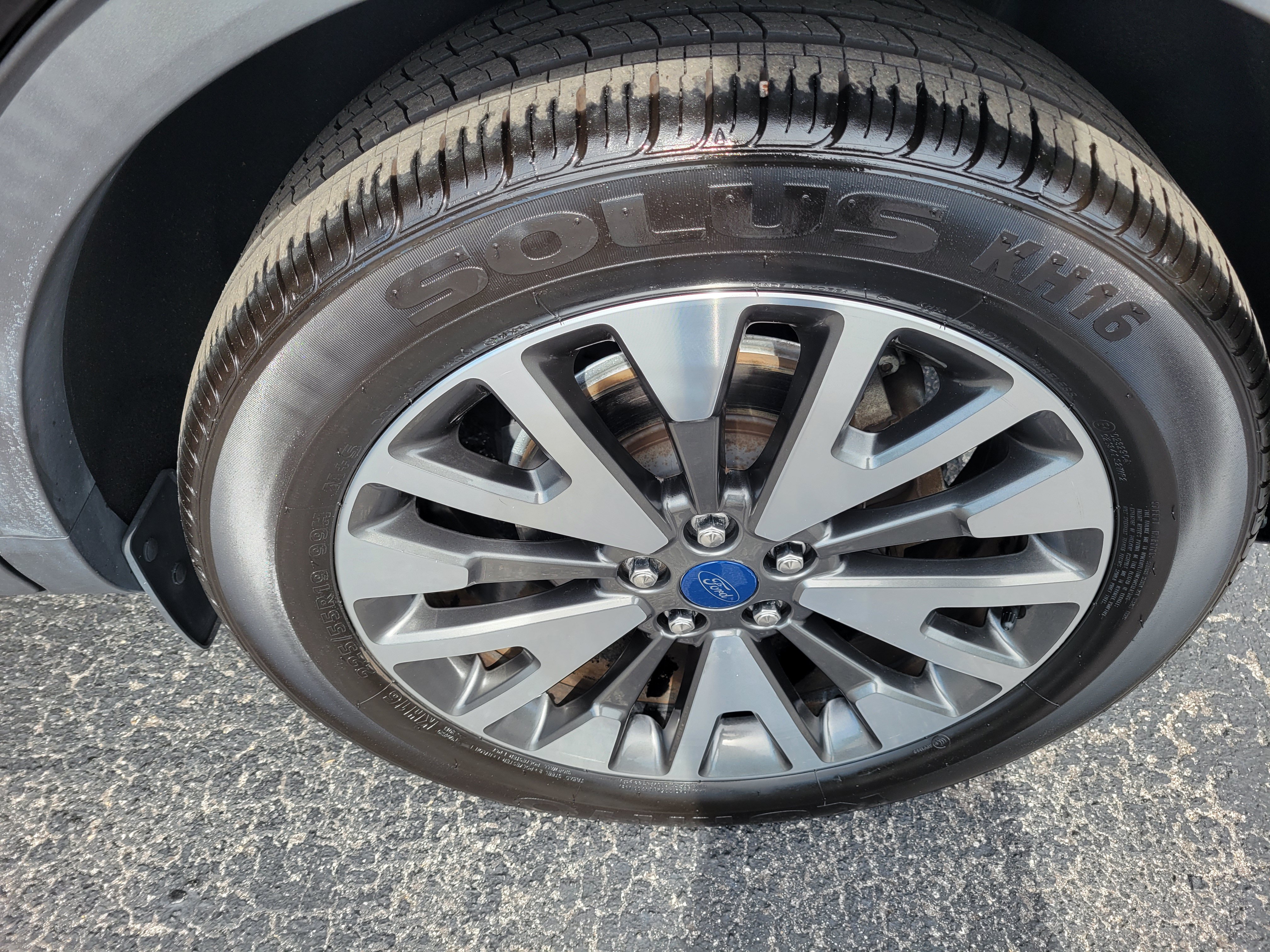 Used 2020 Ford Escape Titanium FWD image 36