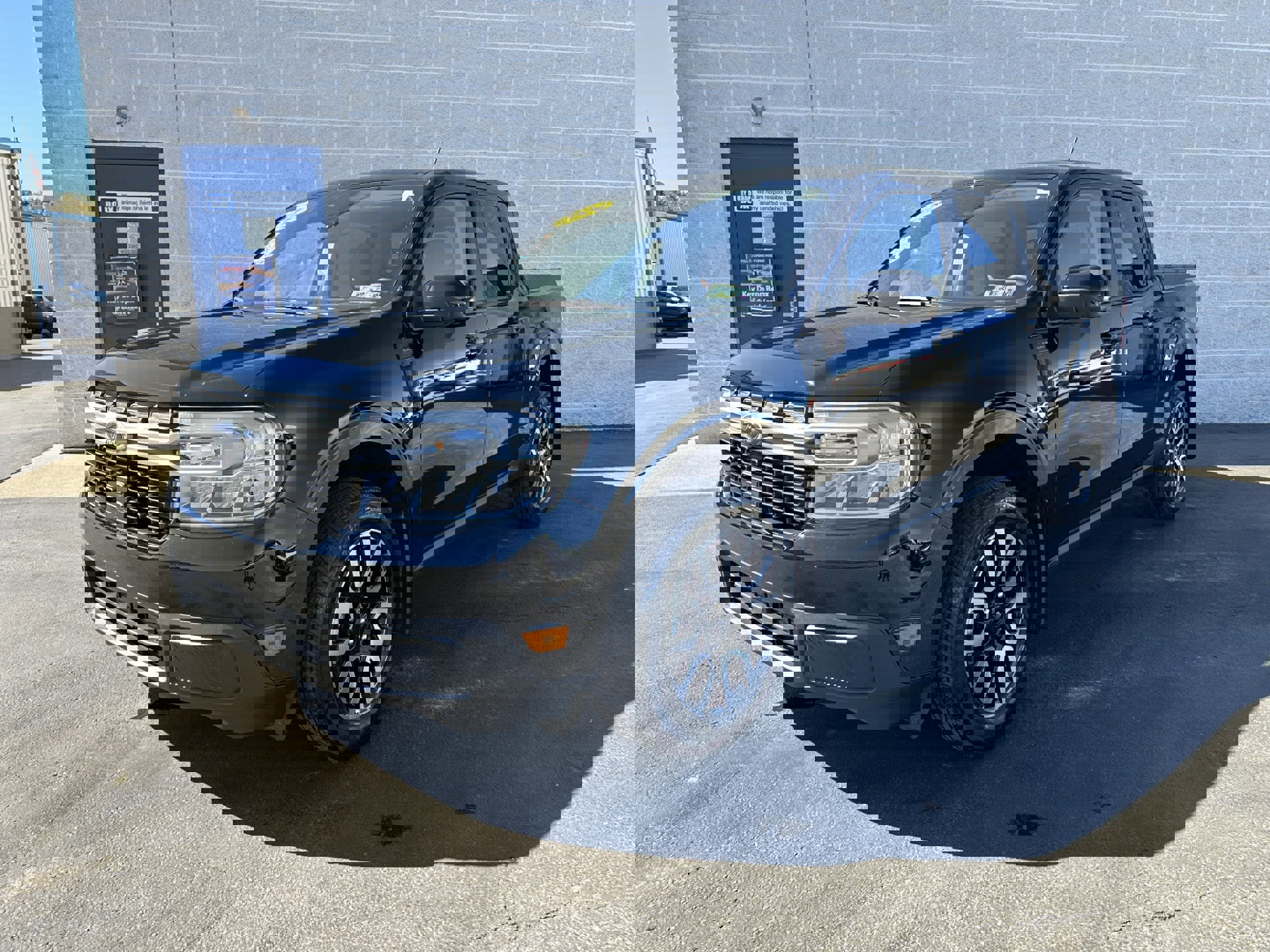 Used 2024 Ford Maverick Lariat image 2