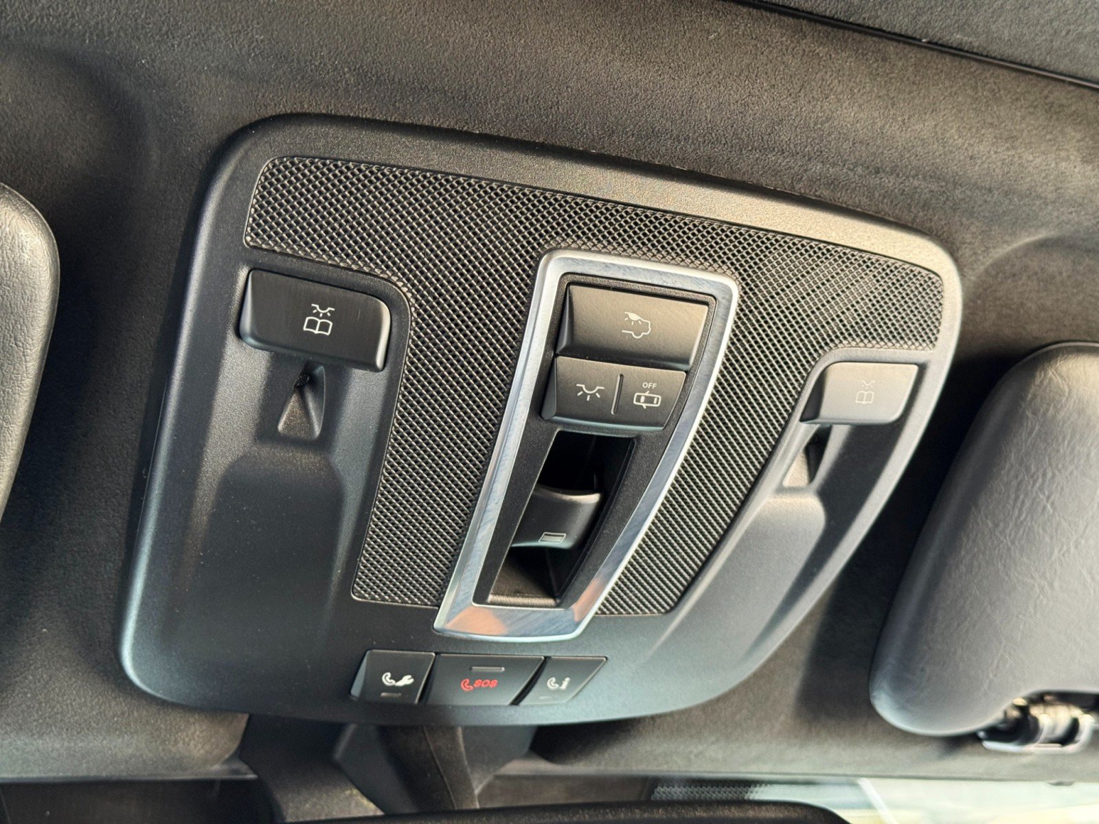 Used 2018 Mercedes-Benz G 550 Squared image 36