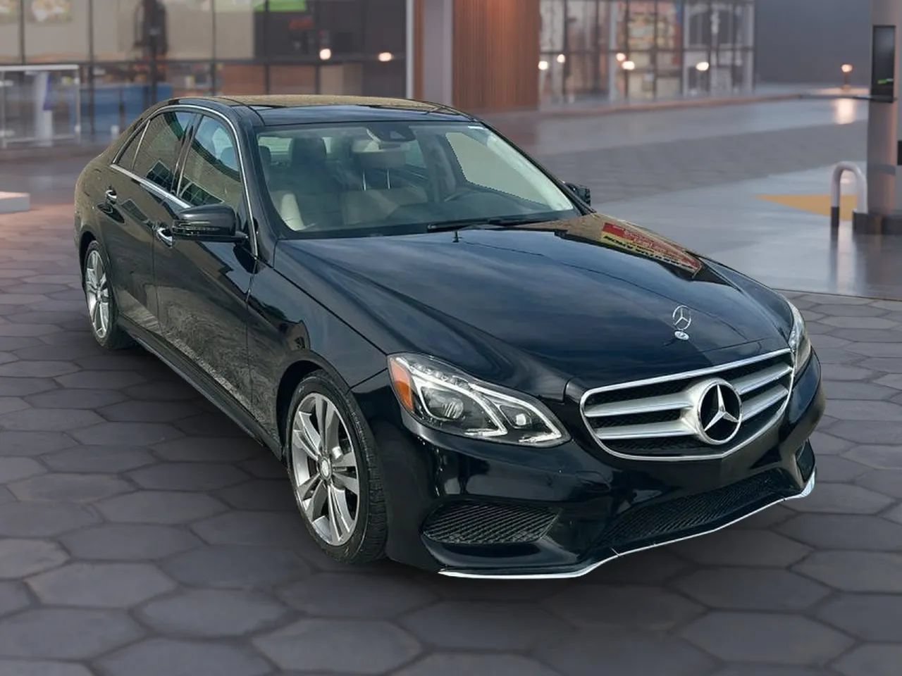 Used 2016 Mercedes-Benz E 350 4MATIC Sedan w/ Premium Package image 11