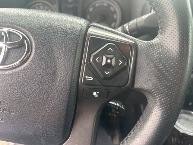 Used 2017 Toyota Tacoma TRD Sport image 21