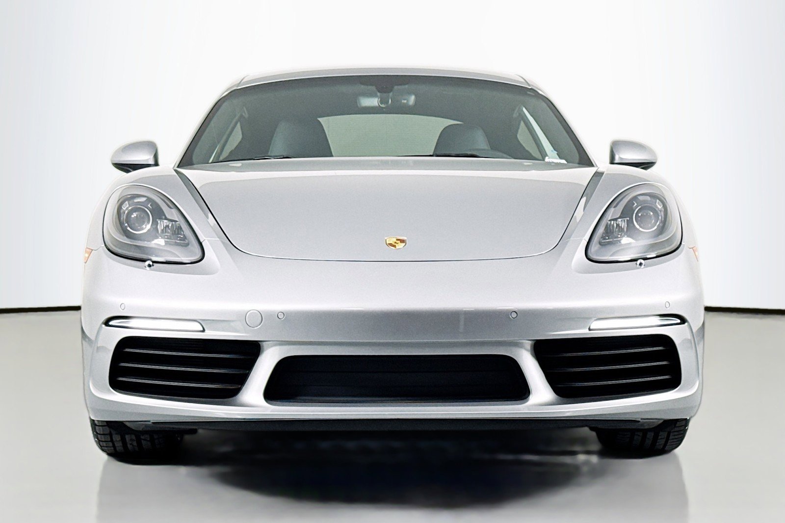 Used 2021 Porsche 718 Cayman image 2