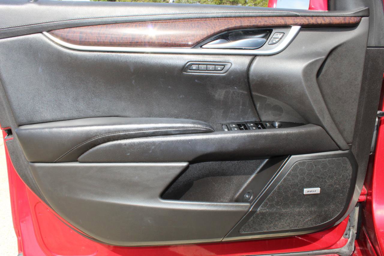 Used 2015 Cadillac XTS Luxury w/ Driver Awareness Package image 11