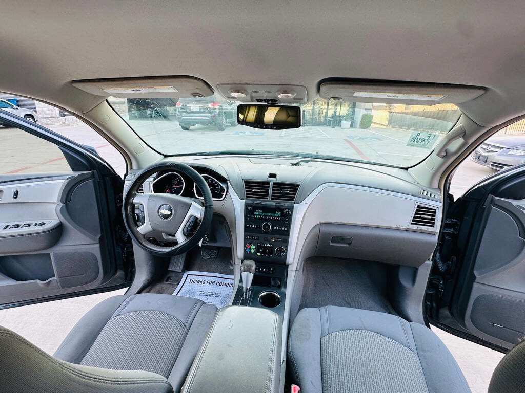 Used 2009 Chevrolet Traverse LT FWD image 24