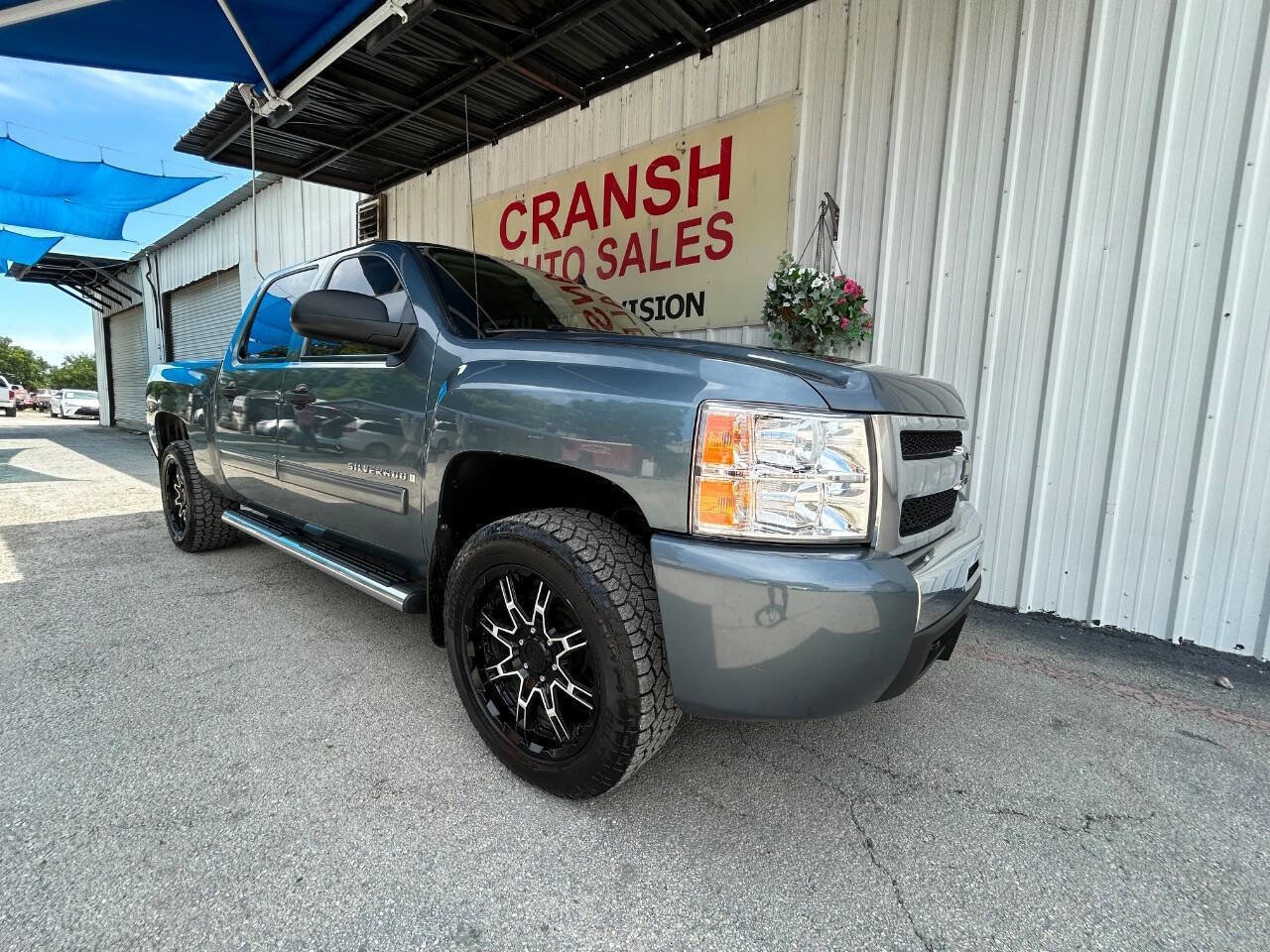 Used 2009 Chevrolet Silverado 1500 LT RWD image 1