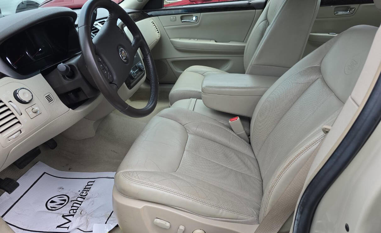 Used 2011 Cadillac DTS FWD image 16