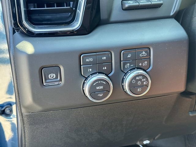 New 2026 GMC Sierra 2500 Denali Ultimate w/ LPO, Black Badging Package image 27