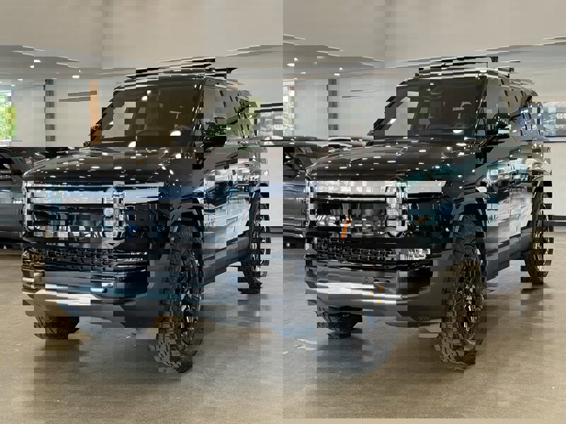 Used 2023 Rivian R1S Adventure image 1