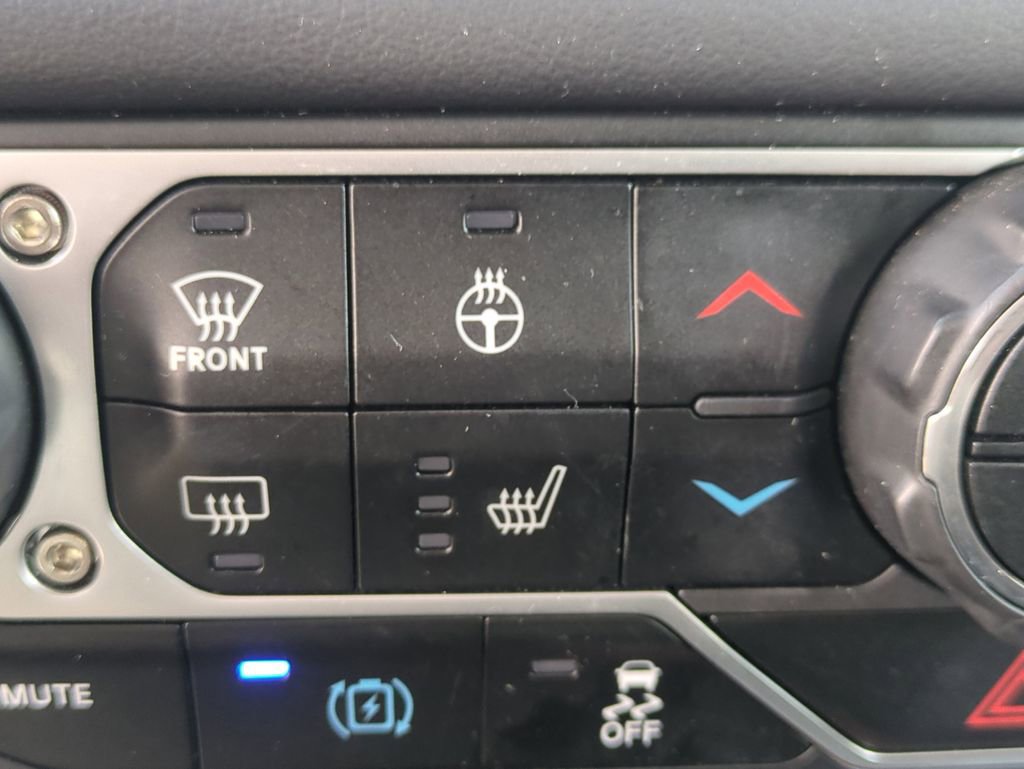 Used 2025 Jeep Wrangler Sahara 4xe image 27