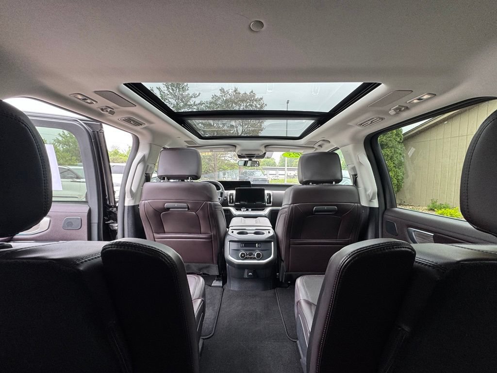 Used 2025 Ford Expedition Platinum w/ Platinum Ultimate Package AWD/4WD image 35